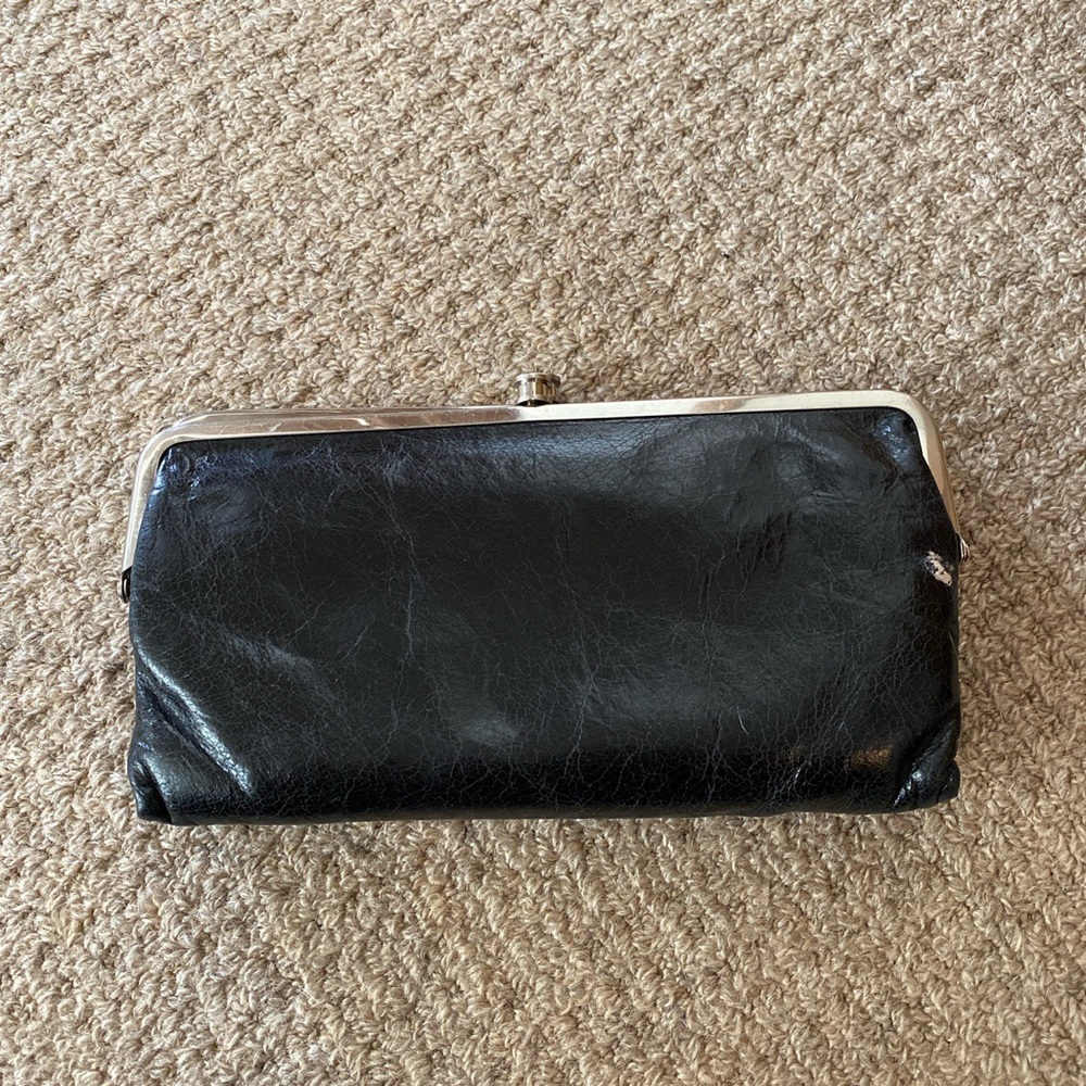 Hobo wallet in black.